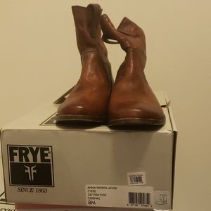 NWT Frye Anna Shortie bootie